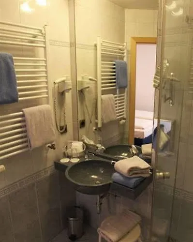 Ξενοδοχείο Atrium Garni