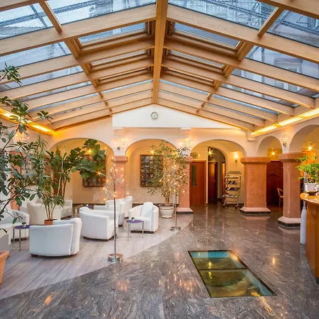 Atrium Garni