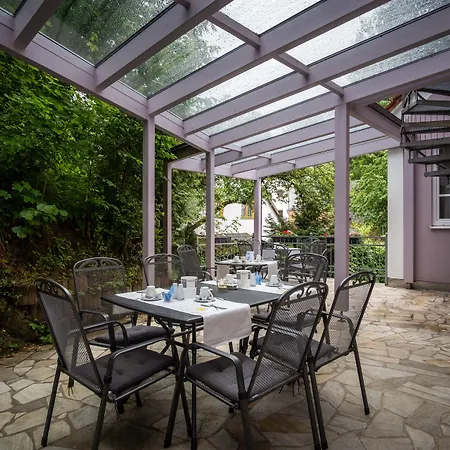 Atrium Garni