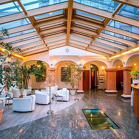 Atrium Garni