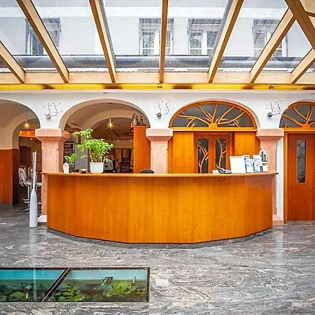 Atrium Garni