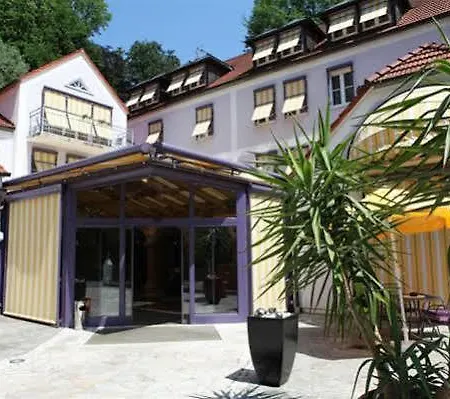 Atrium Garni Hotel 3*